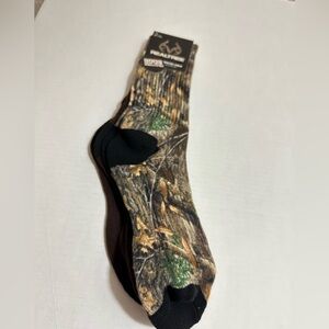 Realtree Camouflage Men's Crew Socks in Brown Black Green.2 pairs.